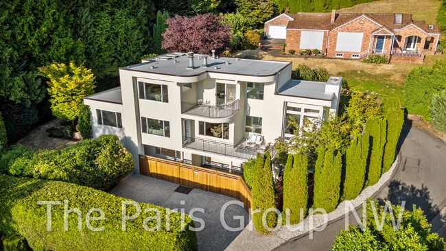 property at 4548 Lake Washington Blvd NE