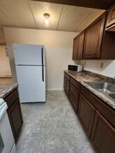 909 16th Ave, Unit 2 in Fairbanks, AK - Building Photo - Building Photo