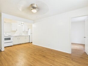 308 Ehlinger Dr in Bryan, TX - Building Photo - Building Photo
