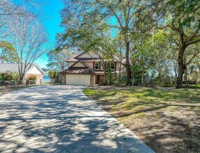 1802 23rd St in Niceville, FL - Foto de edificio - Building Photo
