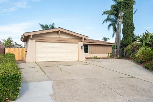 8401 Dube Ct in Santee, CA - Building Photo - Building Photo