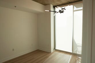 950 W Peachtree St NW, Unit 1801 in Atlanta, GA - Building Photo - Building Photo