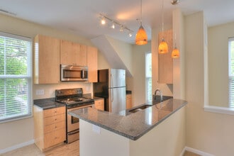 Grandview Village Apartments in Grandview Heights, OH - Building Photo - Building Photo