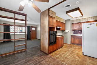 816 St William Dr in Sauget, IL - Foto de edificio - Building Photo