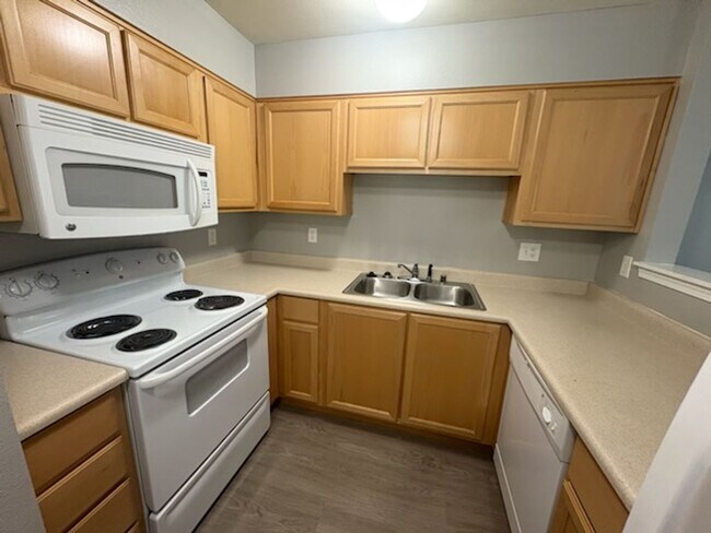 631 W Bakerview Rd in Bellingham, WA - Building Photo - Building Photo