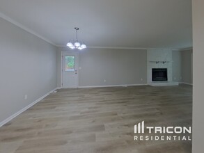 160 Elberta Dr in Newnan, GA - Building Photo - Building Photo