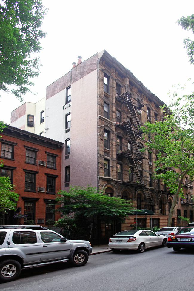 433 W 24th St in New York, NY - Building Photo - Building Photo