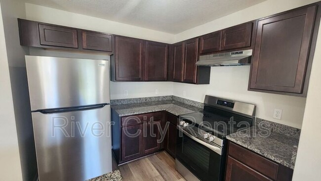 6541 Sweetbay Ln in Jacksonville, FL - Foto de edificio - Building Photo