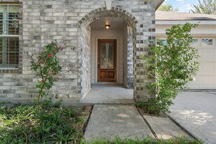 28811 Fox Run Boulevard in Spring, TX - Building Photo