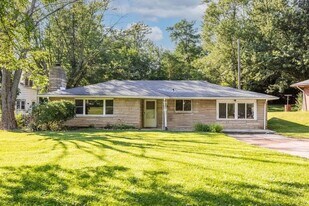 103 Northshore Blvd in Anderson, IN - Building Photo