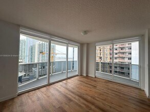 601 NE 23rd St, Unit PH02 in Miami, FL - Building Photo - Building Photo