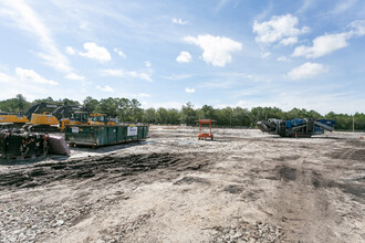 Saddle Brook Landing Apartments in Jacksonville, FL - Building Photo - Building Photo