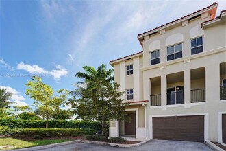 10170 SW 7th St, Unit 2205 in Pembroke Pines, FL - Building Photo - Building Photo