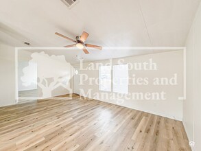 4833 Myrtle View Dr N in Mulberry, FL - Building Photo - Building Photo