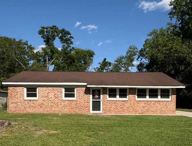 property at 3330 Karian Dr