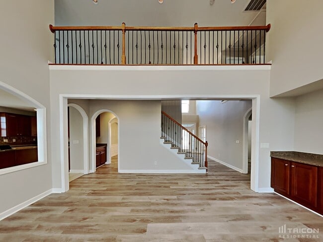 property at 1514 Red Oak Dr