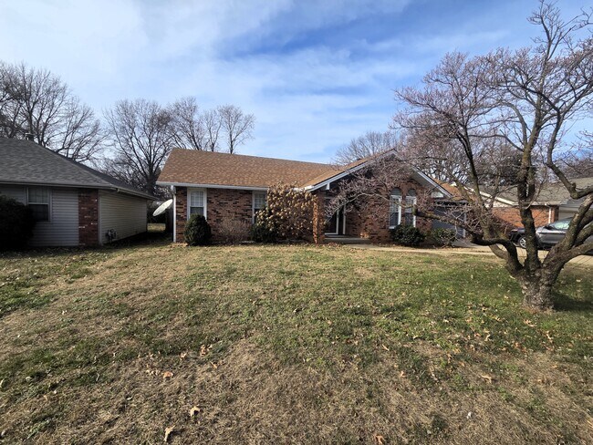 3345 S Jefferson Ave in Springfield, MO - Building Photo - Building Photo