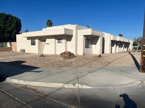 33478 Navajo Trl, Unit 2 in Cathedral City, CA - Foto de edificio - Building Photo