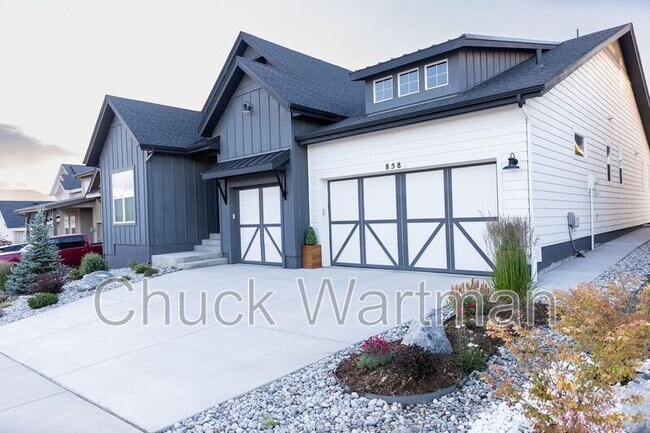 858 Sword Dancer Dr in Colorado Springs, CO - Building Photo - Building Photo