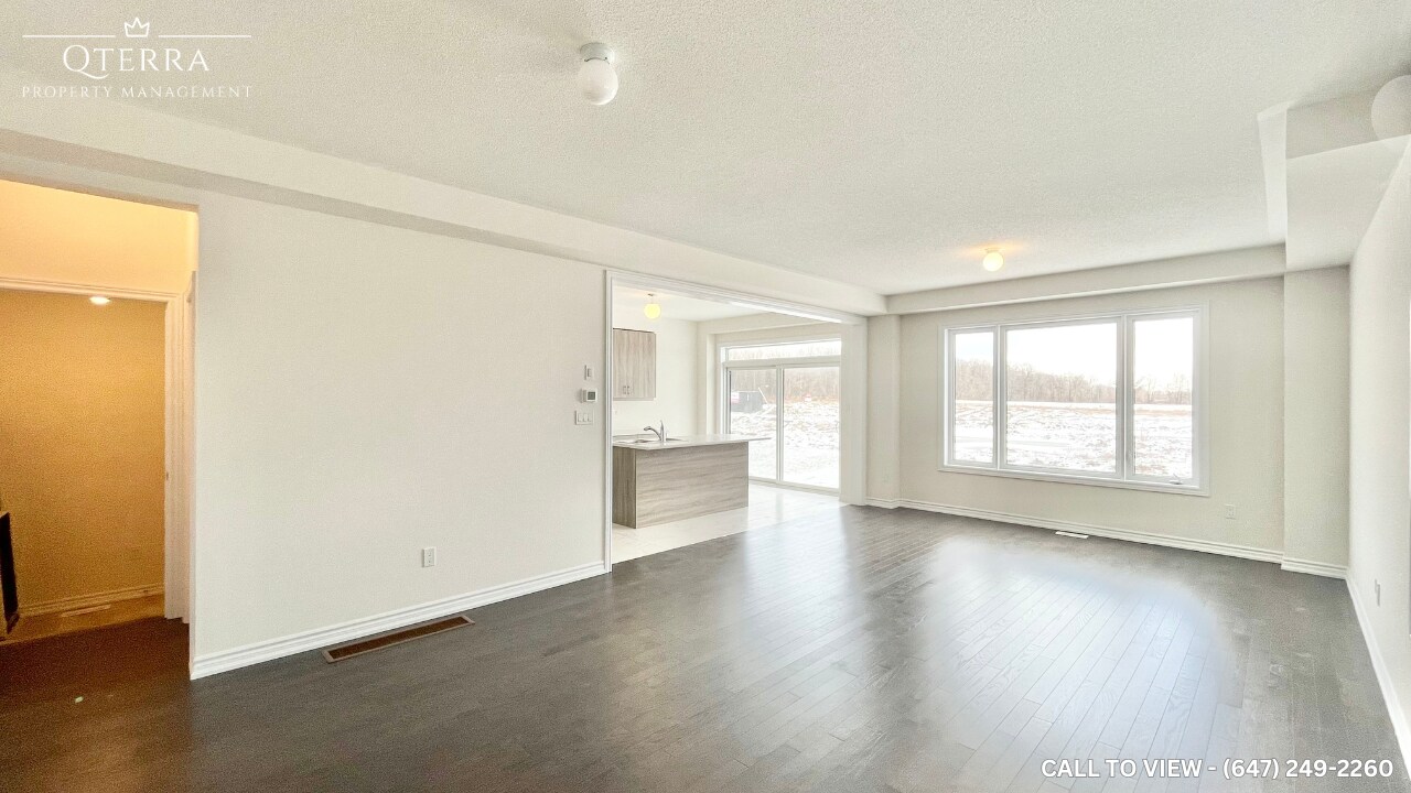 148 Terry Fox Dr in Barrie, ON - Building Photo