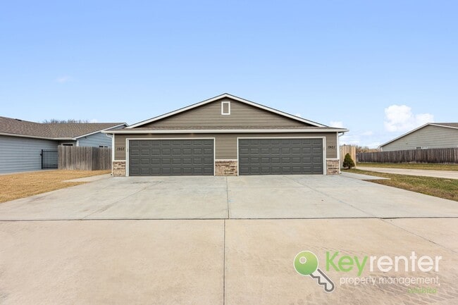 1903-1903 E 69th Ct N in Park City, KS - Building Photo - Building Photo