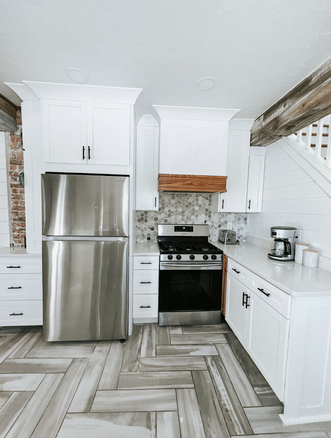property at 624 Park St