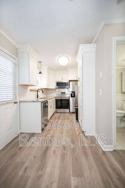 415 Parkdale Dr in Charleston, SC - Foto de edificio - Building Photo