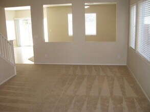 9132 Weeping Hollow Ave in Las Vegas, NV - Building Photo - Building Photo