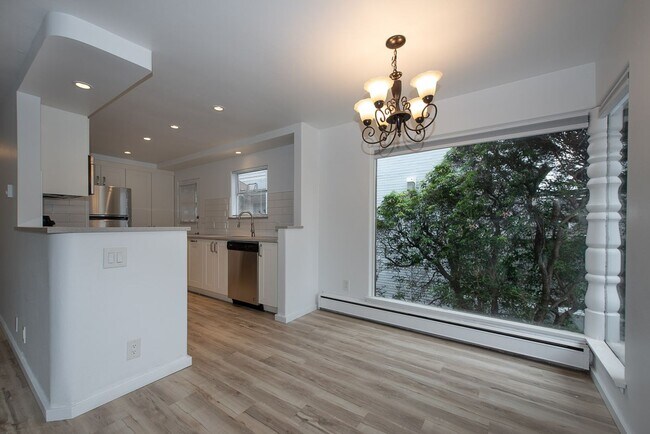 2021 43rd Ave E in Seattle, WA - Building Photo - Building Photo
