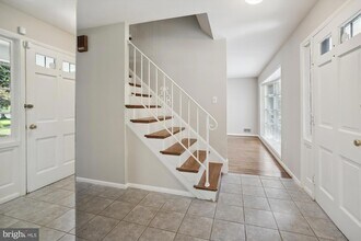 8501 Canterbury Dr in Annandale, VA - Building Photo - Building Photo