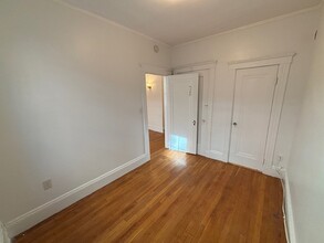 22 Myrtle St, Unit 5 in Boston, MA - Building Photo - Building Photo