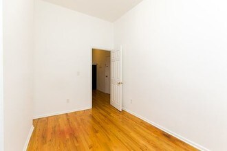 465 Kosciuszko St-Unit -unit 3 in Brooklyn, NY - Building Photo - Building Photo