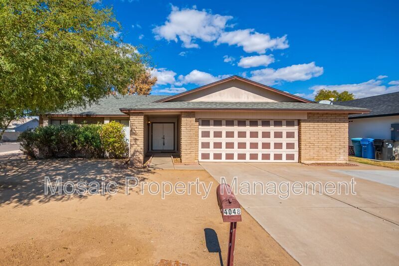 4048 W Mercer Ln in Phoenix, AZ - Foto de edificio