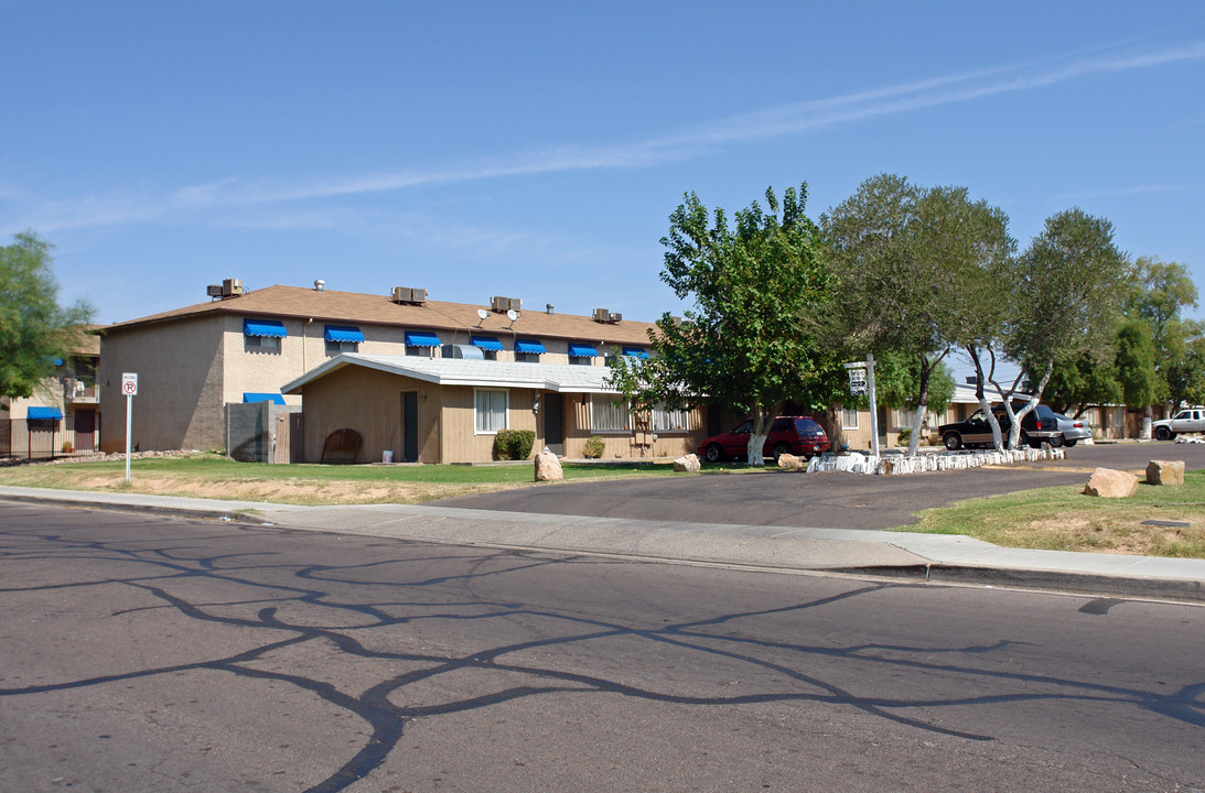 Welcome to Desert Green! in Phoenix, AZ - Building Photo