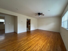 833 Hobson St in Union, NJ - Building Photo - Building Photo