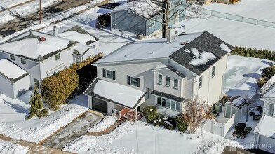 70 Connor Ave in Metuchen, NJ - Building Photo - Building Photo