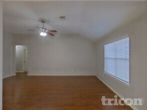 14045 Buckskin Dr in Willis, TX - Foto de edificio - Building Photo