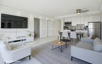 401 Ocean Dr in Miami Beach, FL - Building Photo - Building Photo