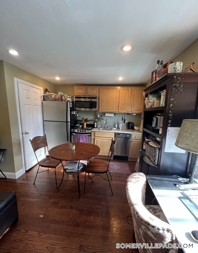 735 Somerville Ave