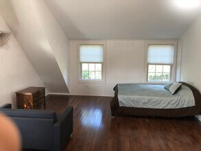 14 Brewster Rd in Nantucket, MA - Building Photo - Building Photo
