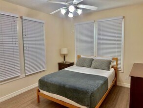 4202 Avenue T 1/2 in Galveston, TX - Building Photo - Building Photo