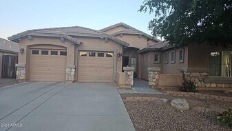 3094 S Martingale Rd in Gilbert, AZ - Building Photo