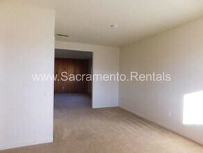 4519 Bomark Way in Sacramento, CA - Building Photo - Building Photo