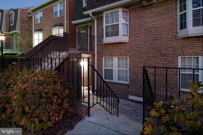 property at 3844 Chesterwood Dr