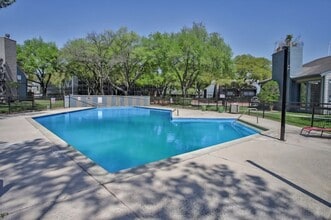 Casa Paz Apartments in Houston, TX - Building Photo - Building Photo