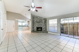 3823 Ebury Dr in Houston, TX - Building Photo - Building Photo