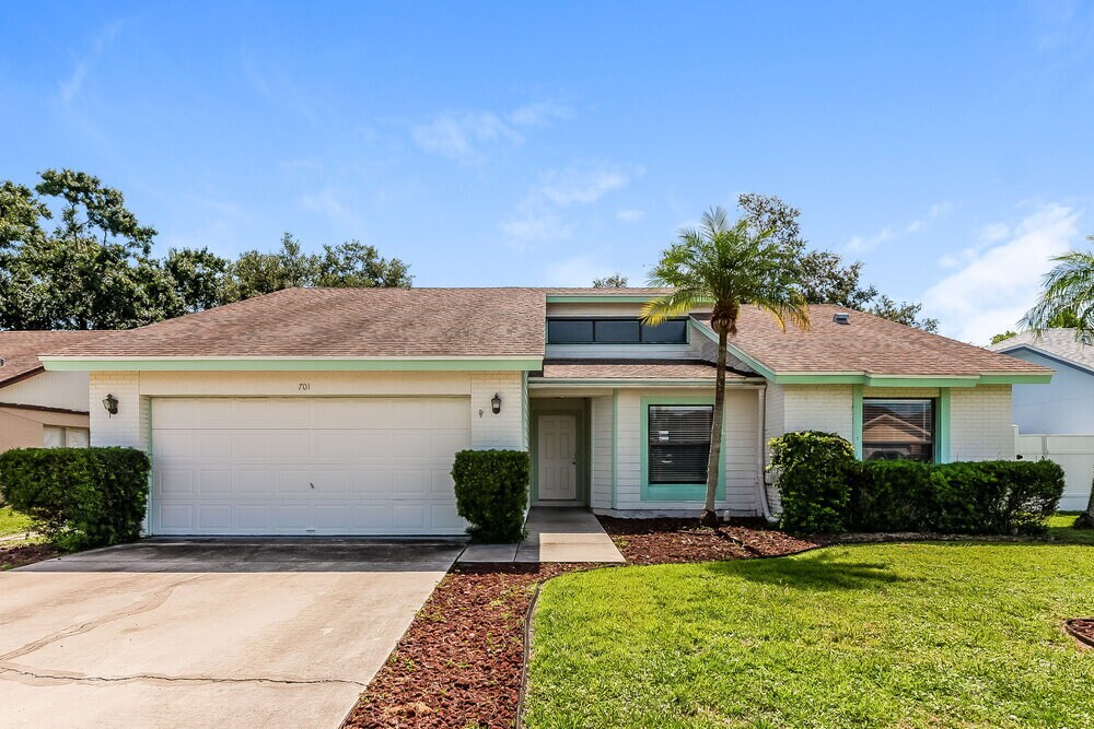 701 49th St E in Bradenton, FL - Building Photo