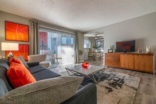 The Crossings in Sunnyvale, CA - Building Photo