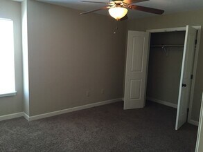 13771 Post Oak Ln in Platte City, MO - Building Photo - Building Photo
