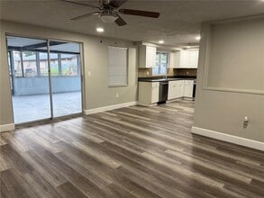 7104 Ingleside Dr in Port Richey, FL - Building Photo - Building Photo